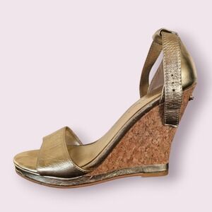 Lilly Pulitzer Gold Wedges Cork Leather Chic Maximalist Statement Sandals sz 8.5